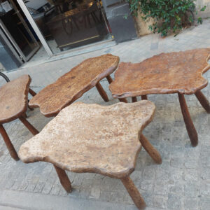 Table brutaliste