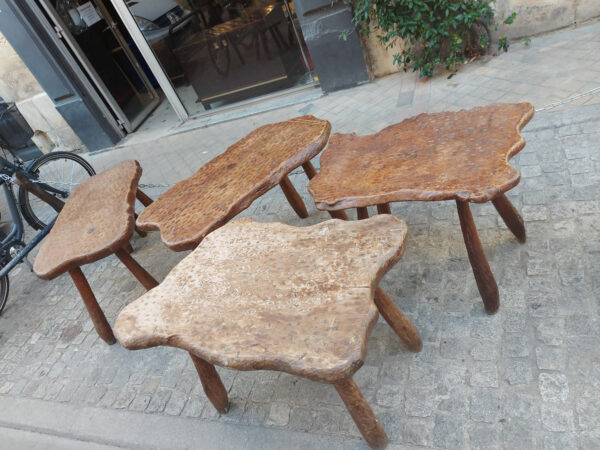 Table brutaliste